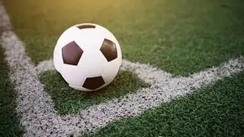 伦敦双雄巅峰对决，埃泽帽子戏法创历史！英超独占鳌头，成为首人传奇再现！